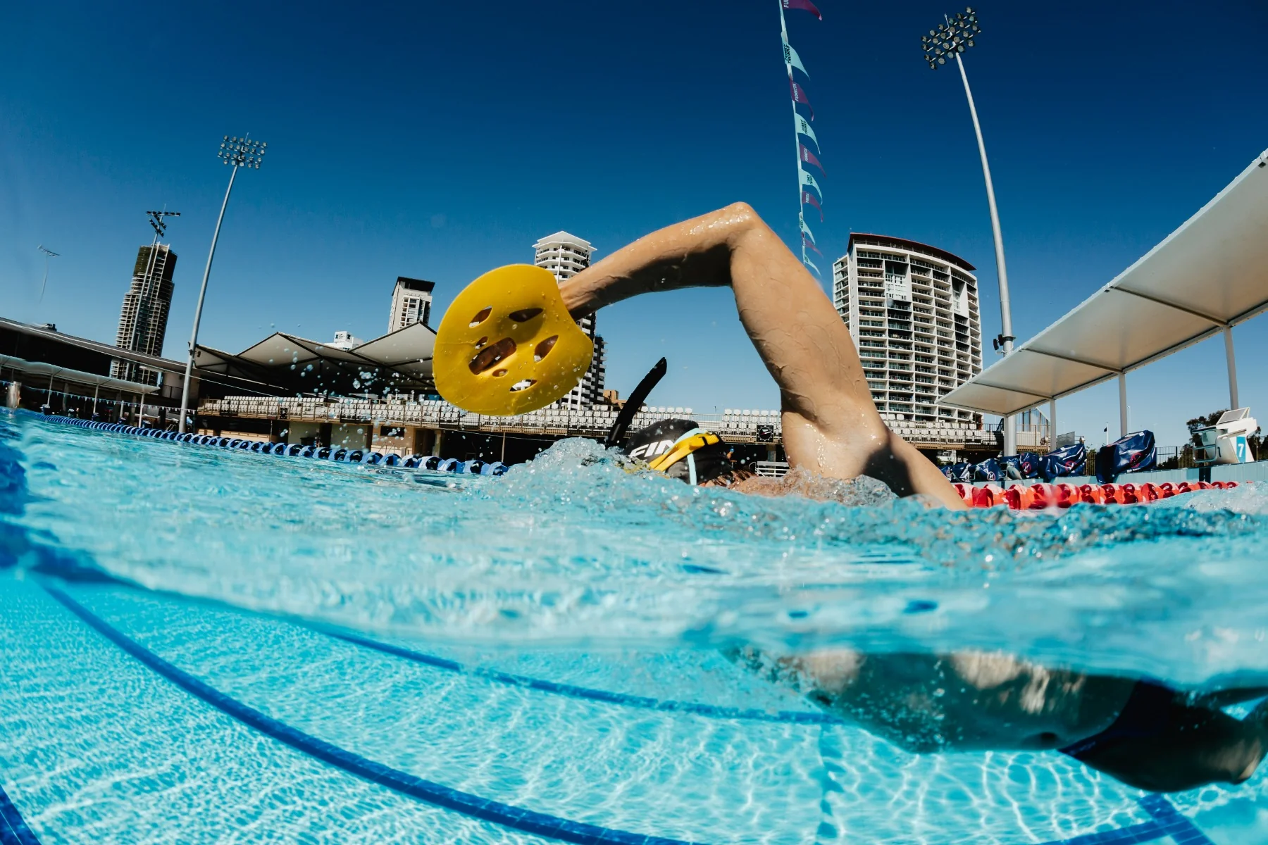 Finis Manta Paddle - Image 6